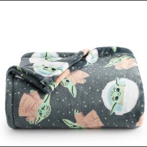 The Big One “The Child/Baby Yoda” fleece throw